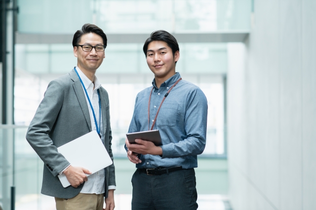 仕事が多いのは期待の証？“損して得とる”社内営業メンタルの鍛え方