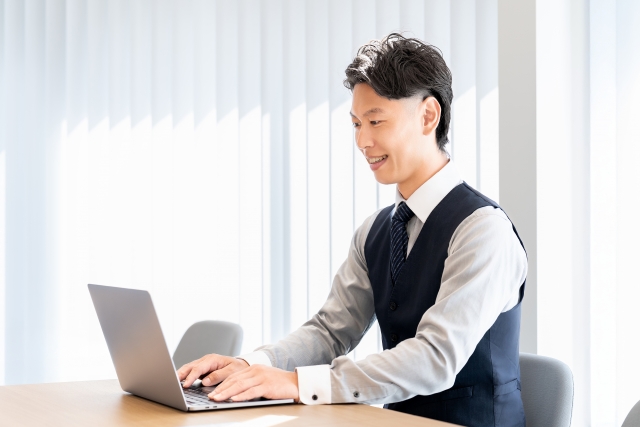 デスクとデスクトップの整理が生む、効率的な仕事術