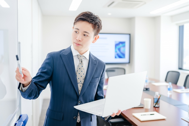 簡単に論文を調べる方法とは?PubMedと生成AIを活用した新しい仕事術