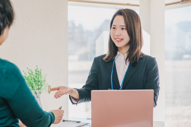 トップセールスが「自虐ネタ」を武器にする理由