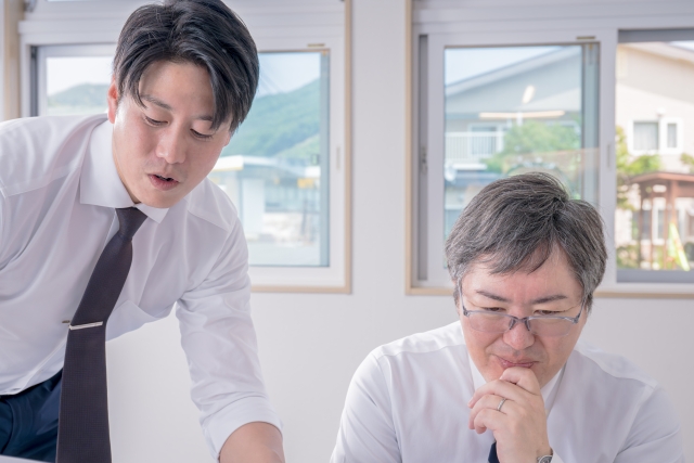 上司の動きの裏側をよむ