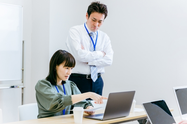 失礼な言葉を投げかけてくる人に振り回されない思考法