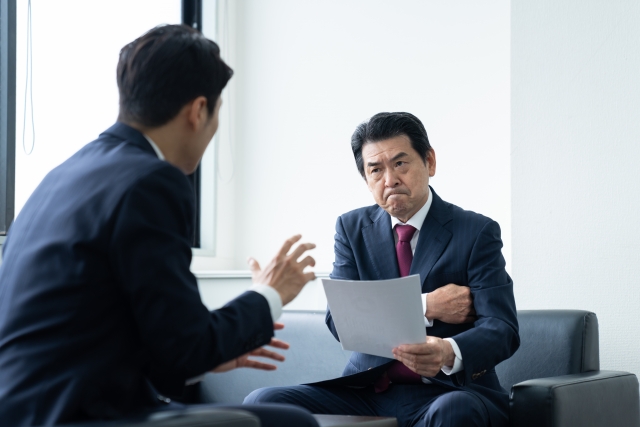 会議や客先で消耗しない人が実践している“あおりの見抜き方”